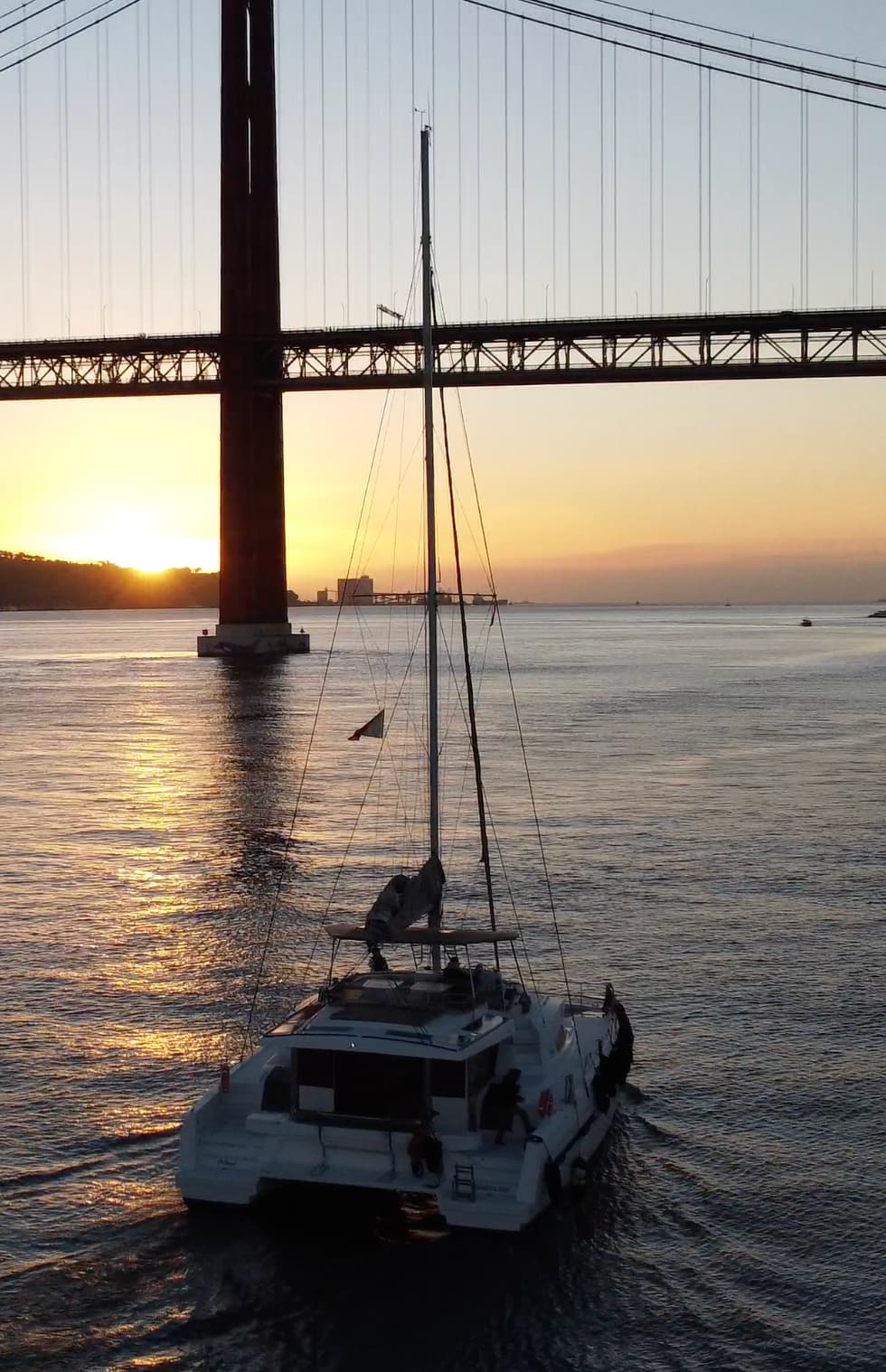Onde ver o melhor pôr-do-sol em Lisboa (a partir do rio Tejo)
